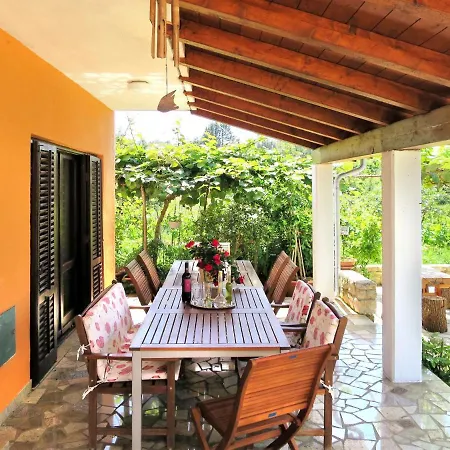La Donja - Lbn340 By Interhome *